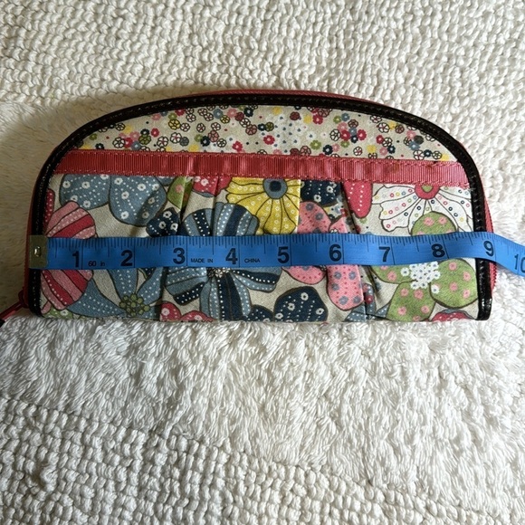 NWOT thirty-one 31 women’s multi color zip around wallet - Picture 7 of 8